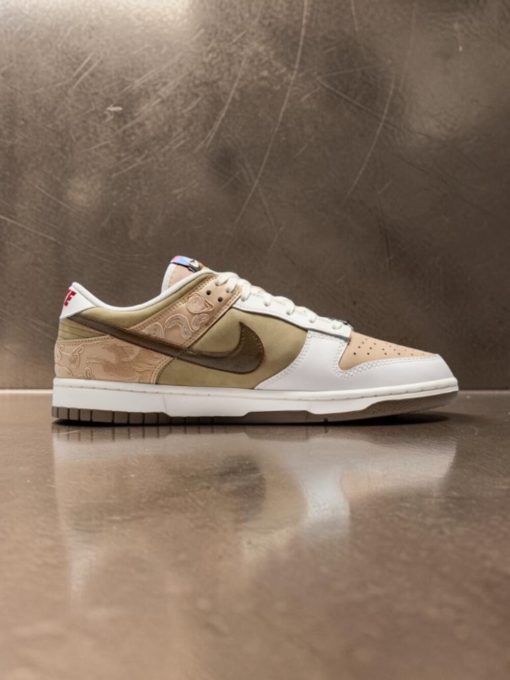 Nike Dunk Low SE "LNY" - M8/W9.5 - Linen/Dark Hazel/Neutral Olive/Phantom